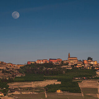 Diano d'Alba - Full moon